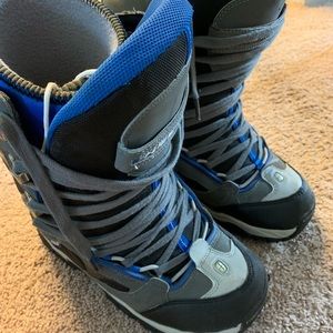 Snow board boots